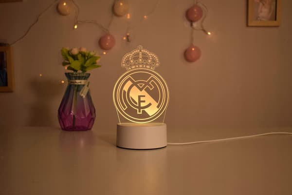 Real Madrid Natlampe 3D 16 Farver LED