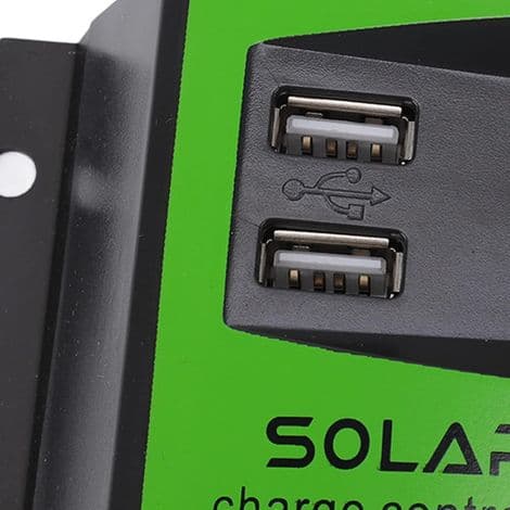 12V/24V PWM Solar Controller, Intelligent Solar Panel Batteriregulator med Dobbelte USB-porte og LCD-skærm til Hjemmehave (30A)