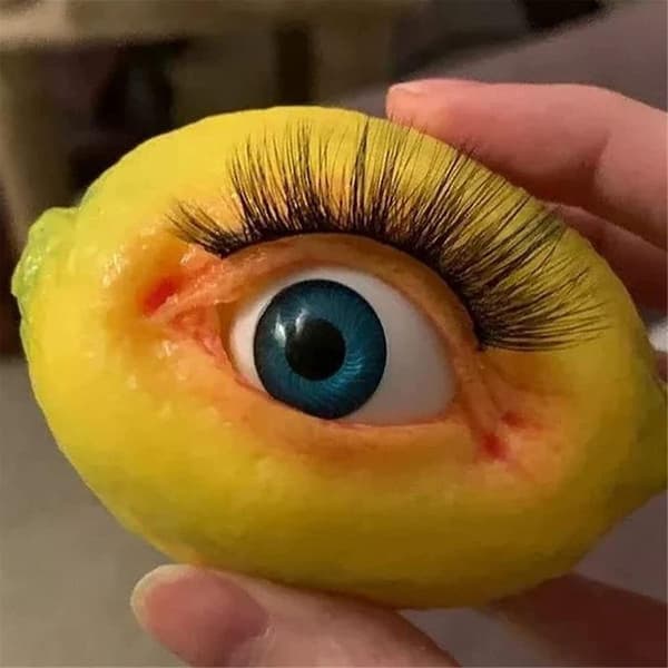 All Seeing Fruit Resin Staty med Simulering med Ögon Skulptur Skrivbordsdekor Hem-E