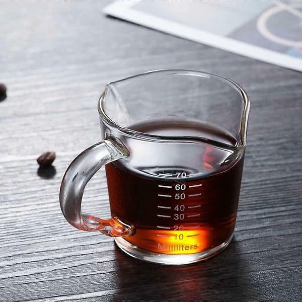 Liten espressokopp med håndtak
