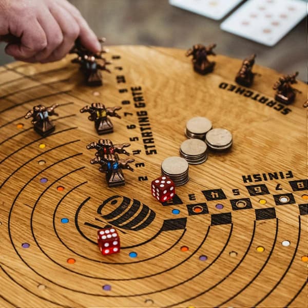Skraplotthästar Spel - Unik AU Whiskey Tunna Design
