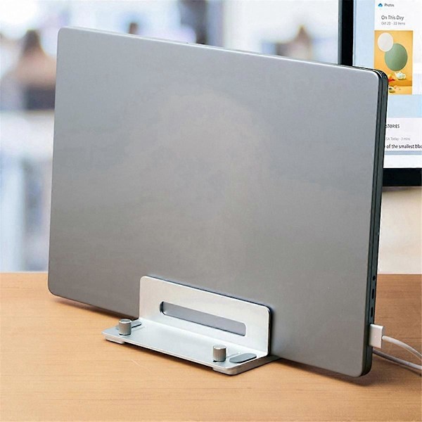 Vertikalt skrivbordshållarfäste Justerbart enkelt klipp Laptopställ för Pro och andra Silver