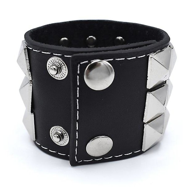 Sort armbånd med nitter