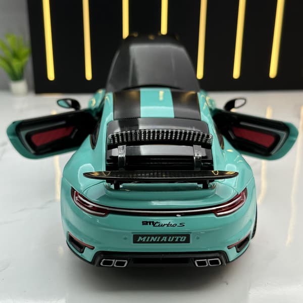 Legetøjsbilmodel i metal 1:32 911 Turbo S special edition træk-tilbage model ornamenter