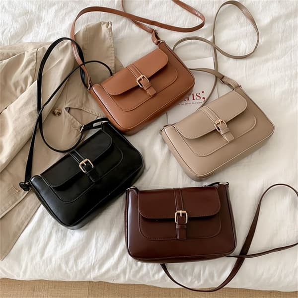 Fyrkantig väska Axelväska KHAKI khaki