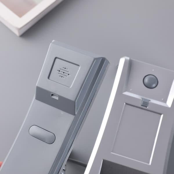 Trådbunden telefon med sladd SILVER Silver