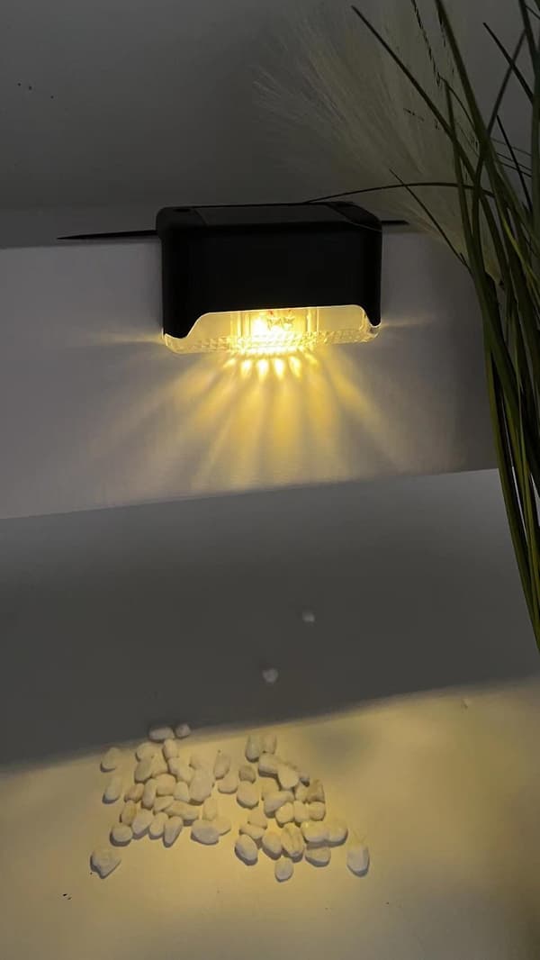 2023 4-pack Outdoor Solar Led Deck Lights