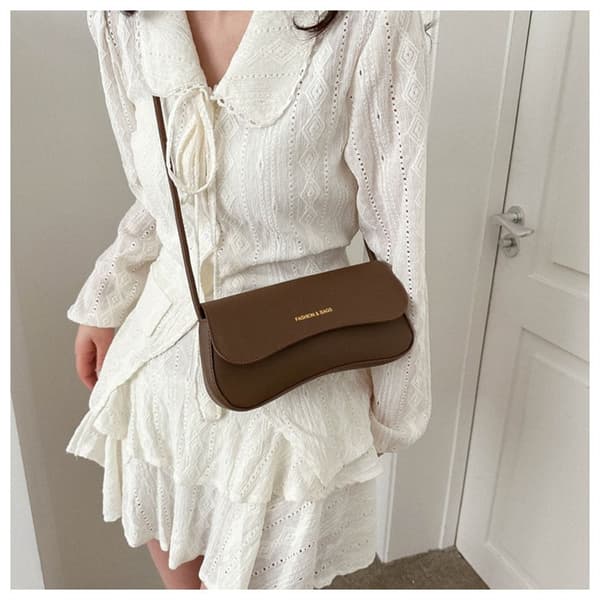Axelväska Crossbody-väska BRUN brown