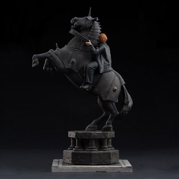 Ron Weasley-statyn vid trollkarlsspelet - Iron Studios - Deluxe Art Scale 1/10 - Harry Potter Grå