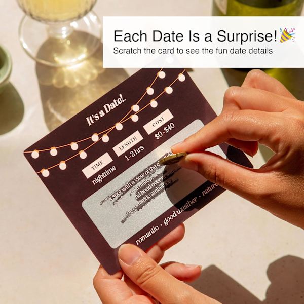 Det er en date!, 40 morsomme og romantiske skrapelodd-dateideer perfekte for datekveld, spesiell gave til par for jubileer, bursdager og mer!