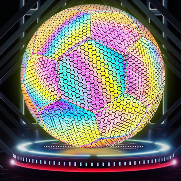 Pimeässä hohtava jalkapallo, holografinen pallo - hehkuva jalkapallo, heijastavat jalkapalloharjoituspallot