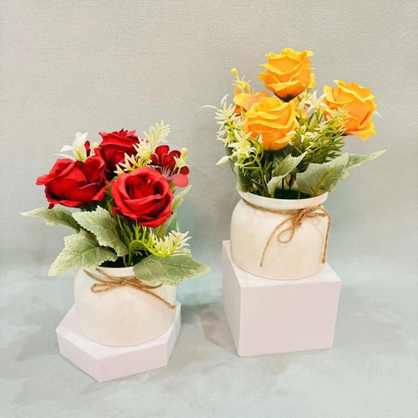 Potteplante i skandinavisk stil, tre roser, liten, dreiet potte Bonsai naturtro simuleringsplanter for hjemmeinnredning Red