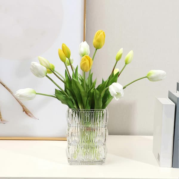 Kunstig tulipan for våren – \"ekte\" blomst White