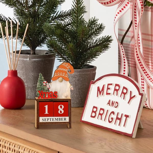 Julekalender i tre med julemotiv - dekorasjon til nedtelling til jul