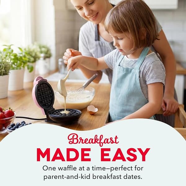 Mini Waffle Maker, Compact Non-Stick Breakfast Sandwich Maker for Waffles, Pancakes, Hash Browns and Quick Snacks, 220V pink