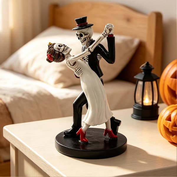 Dansende skeletpar - Gotisk figur til De Dødes Dag-udsmykning A
