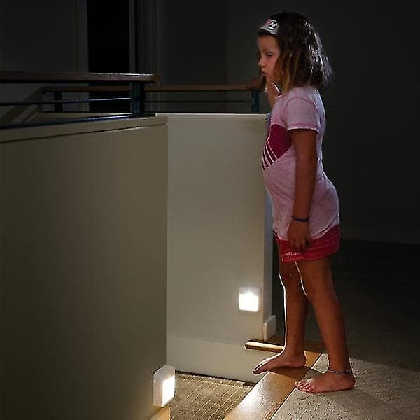 Led-lampe med bevegelsessensor 3-pakning