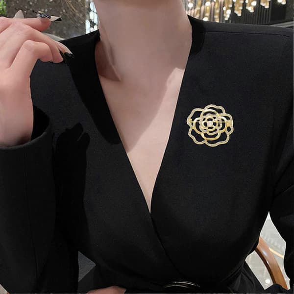 Dame hul kameliabrosje - Perfekt for Chanel-stil - til fest