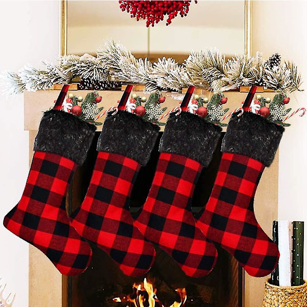 Stora julstrumpor i buffelrutmönster (4-pack, 18 tum)