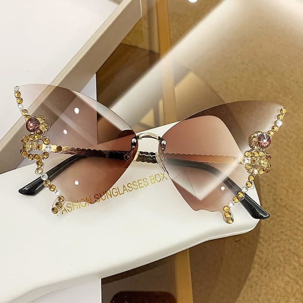 Mote Diamond Butterfly Solbriller for kvinner 2023 Sommer Damer Nyhet Farge Sommerfugl Form Briller Khaki