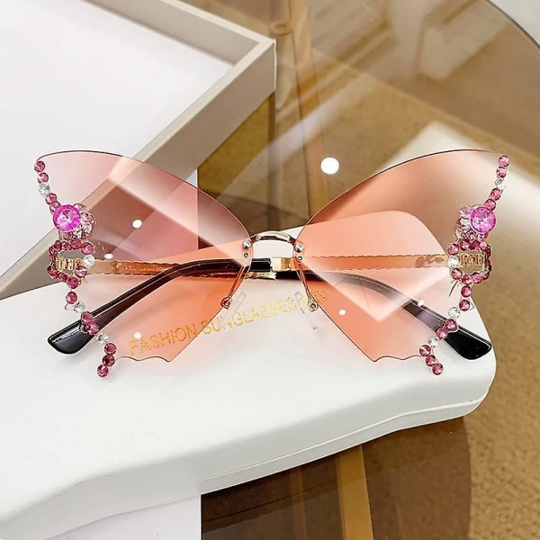 Muodikkaat Diamond Butterfly -aurinkolasit Naisten Kesä 2023 Naisten Uutuusväri Perhosen muotoiset lasit Pink