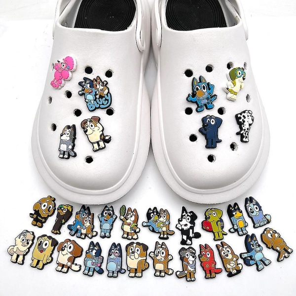 30 st Cartoon Bluey Dog Sko Charms Dekoration För DIY Croc Clog Sandaler Tillbehör