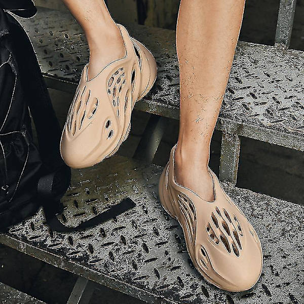 Uudet Beach Foam Runners -sandaalit Unisex Beige 38