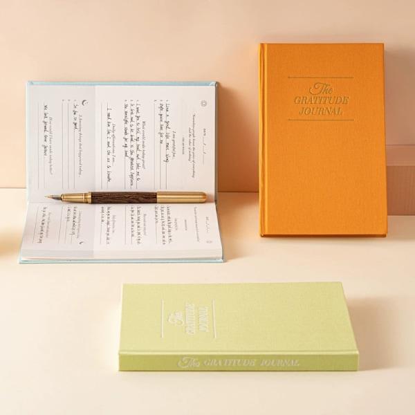 Orange Intelligent Change: The Five Minute Journal - Daglig Tacksamhetsdagbok för Lycka, Mindfulness och Reflektion - Odaterad Livsplanerare