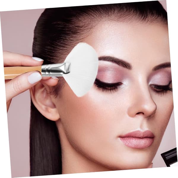 4-delt ansigtsmakeupbørstesæt, highlighterbørster, blødt materiale, velegnet til highlighter og løs pudder.
