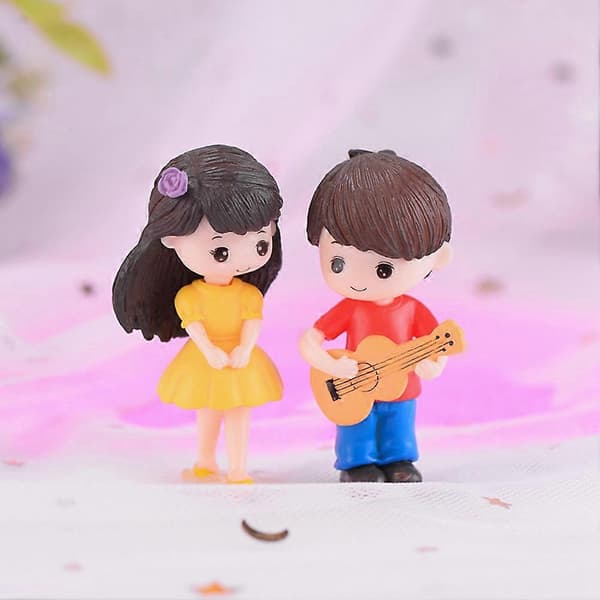 4 st miniatyrprydnader Pojke Flicka Gitarr Söta Älskare Parfigurer Bröllopsdockor Tillbehör H