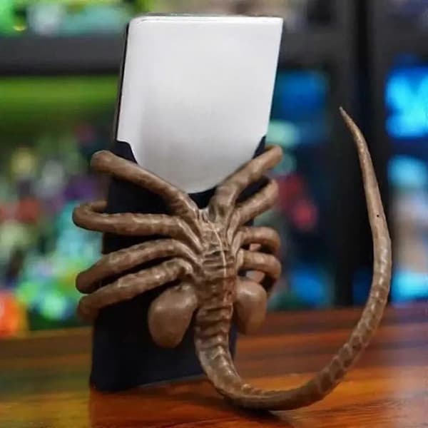 Facehugger-puhelinpidike, Alien Xenomorph -hahmolelut Facehugger-matkapuhelinpidike kaikille puhelimille