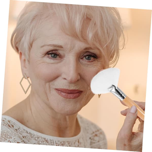 4-delt ansigtsmakeupbørstesæt, highlighterbørster, blødt materiale, velegnet til highlighter og løs pudder.