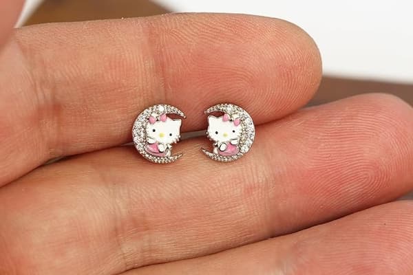 Sølvøreringe til kvinder, 925 sterlingsølv Hello Kitty øreringe, søde katte-ørestikker med kubisk zirkonia