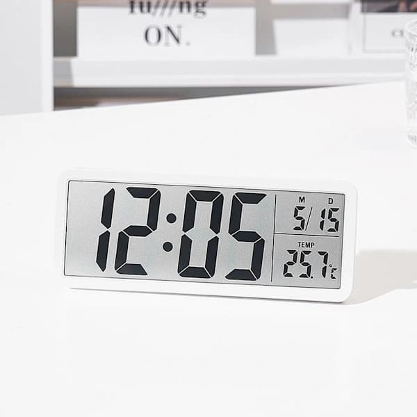 Digital väggklocka – LCD digital klocka med tid-, temperatur- och datumvisning; Batteri-/USB-driven; Lämplig för sovrum och kök; Vit