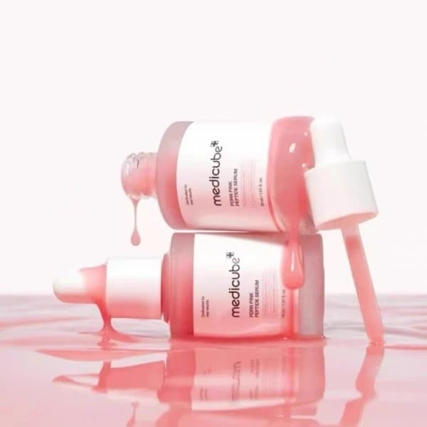 MEDICUBE PDRN PINK Peptide Serum 30ml bekjemper urenheter og forbedrer hudens elastisitet. 2025