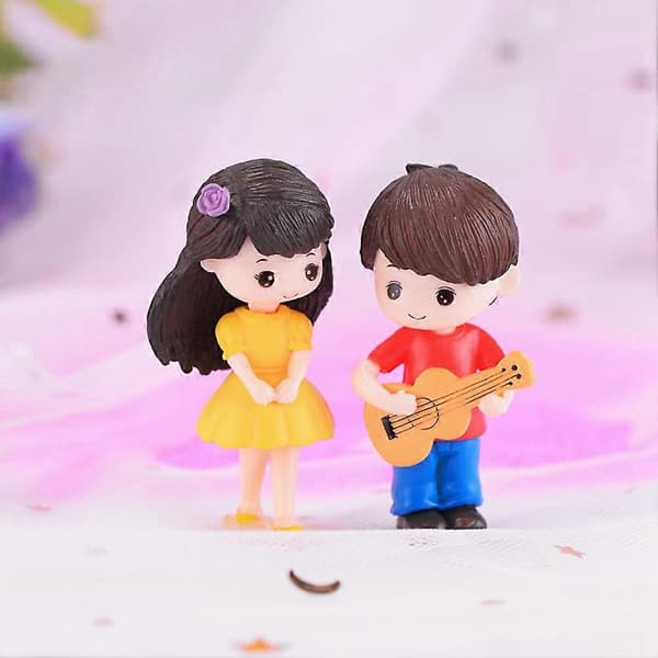 4 stk. miniaturepynt Dreng Pige Guitar Søde Elskere Par Figurer Bryllupsdukker Tilbehør H