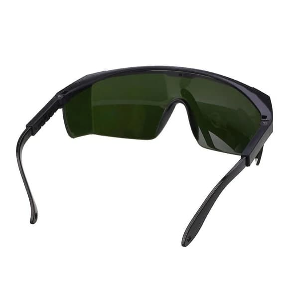 Laserturvalasit – Silmäsuojaus IPL/E-Light-karvanpoistoon