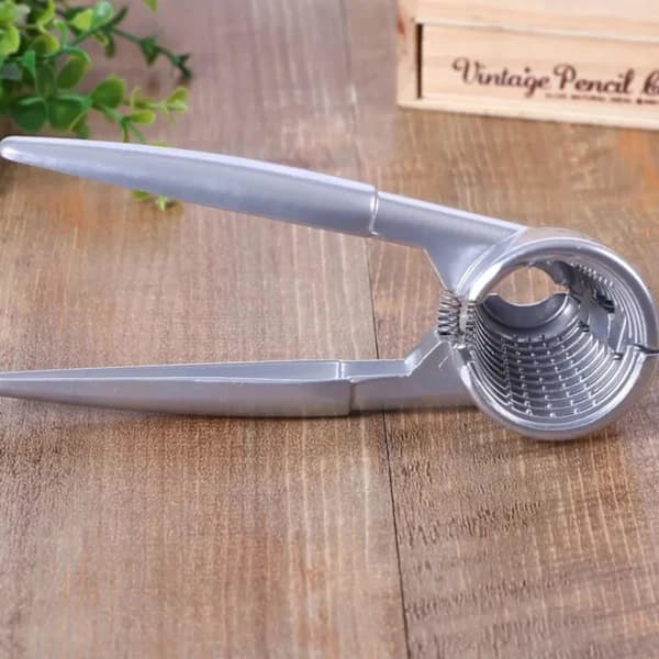 Solid og holdbar aluminium nøtteknekker, egnet for valnøtter og pekannøtter, sølv, stil A | Verktøy og Gadgets | Nøtte- og Skallkutter