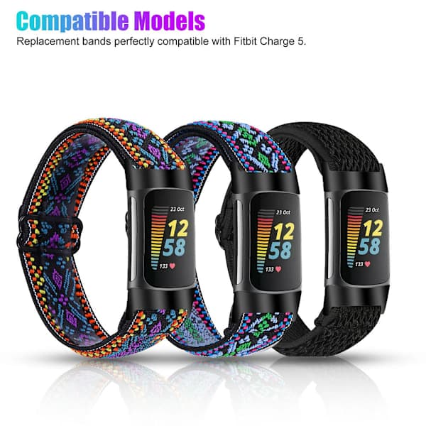 Tre elastiske armbånd kompatible med Fitbit Charge 5. Erstatningsarmbåndene er laget av elastisk vevd nylon og passer til Fitbit Charge 5.