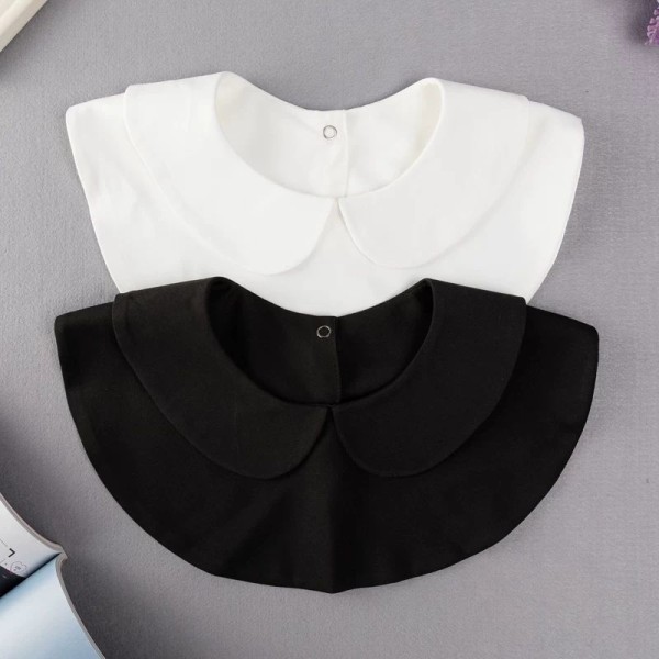 2-delad avtagbar lapelskjorta med dockkrage med falsk krage