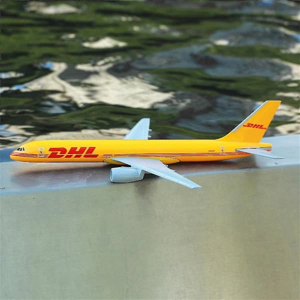 1:400 Skala Metall Flygplansreplika DHL Boeing 757 Flygplan Diecast Modell Flygplan Hemmakontor Miniatyrleksaker för B,D