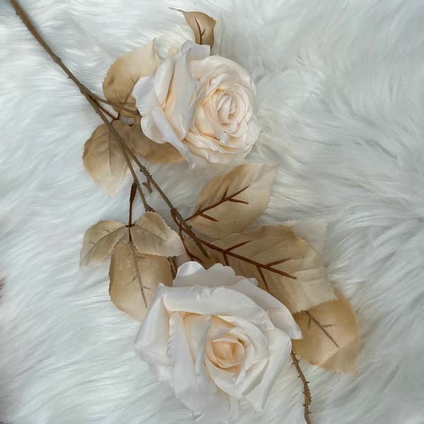 8 kunstige roser, silkeblomster med