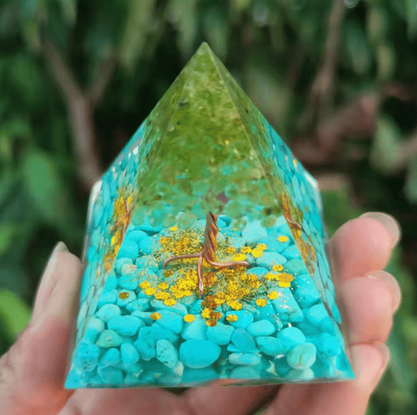 Krystal Energi Pyramide til Meditation og Chakra Healing Gems DXGHC