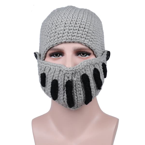 Stickad grå vinterhatt med gladiatormask i romersk riddarkapsel, handgjord
