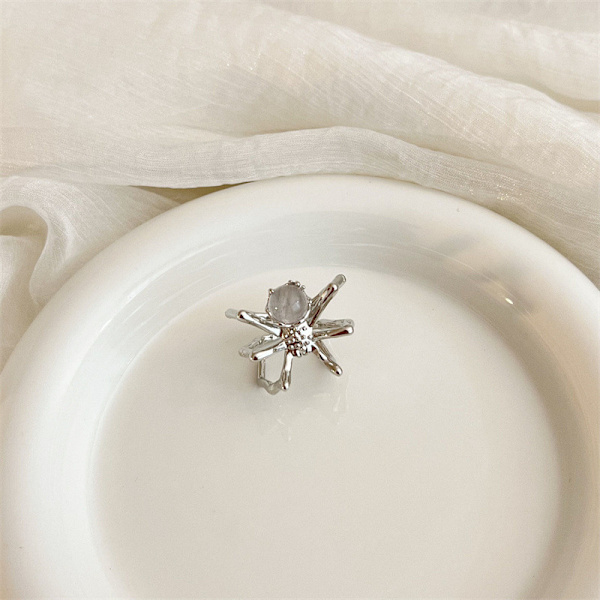 Diablo avantgarde ring i stilfuldt design med natursten