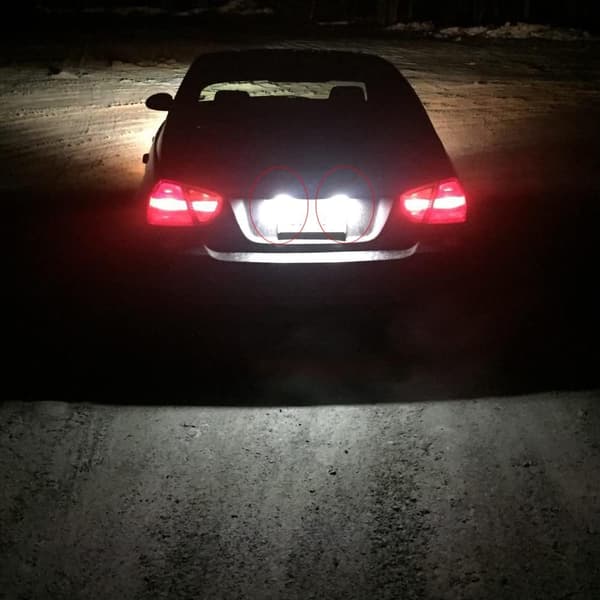 Todelt 6000K 18 LED skiltlys kompatibel med Audi A3