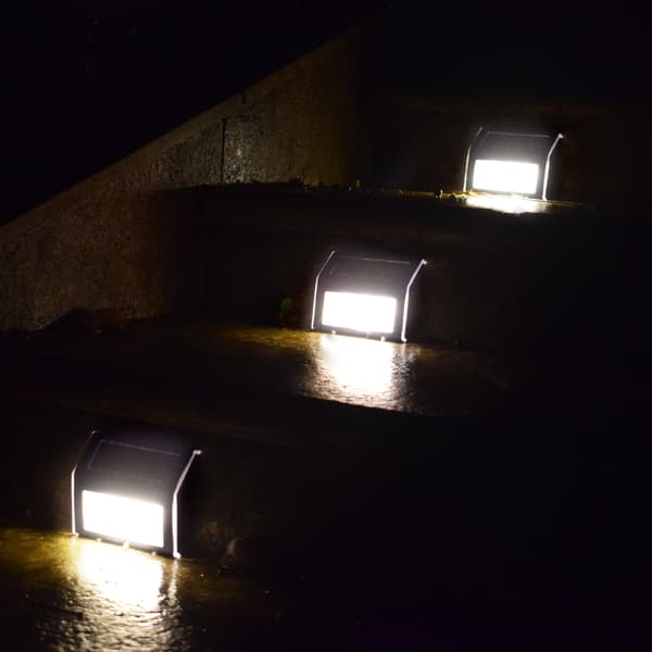2 stk Soltrappelykter - 6 LED Trappebelysning Utendørs Regnsikker
