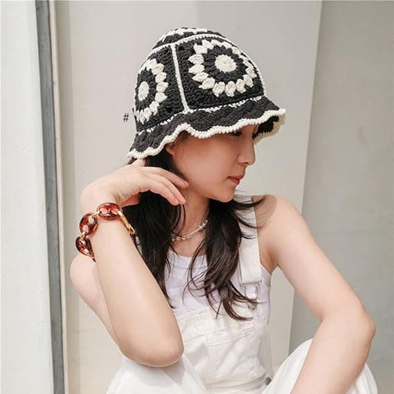 Håndlaget strikket bøttehatt for kvinner, boho-stil, med bjelle