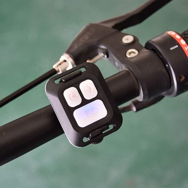 Baklykter for sykkel, USB-lading, trådløs fjernkontroll, blinklys