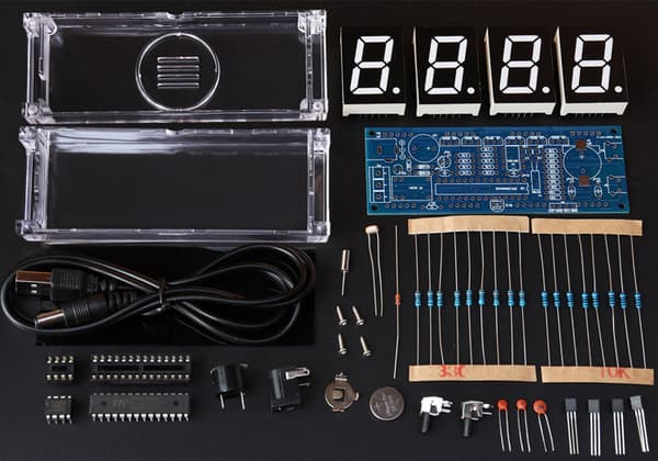 (Punainen) DIY-Kellosetti Värillisillä Numeroilla, DIY LED-Kello, Elektroninen Herätyskello